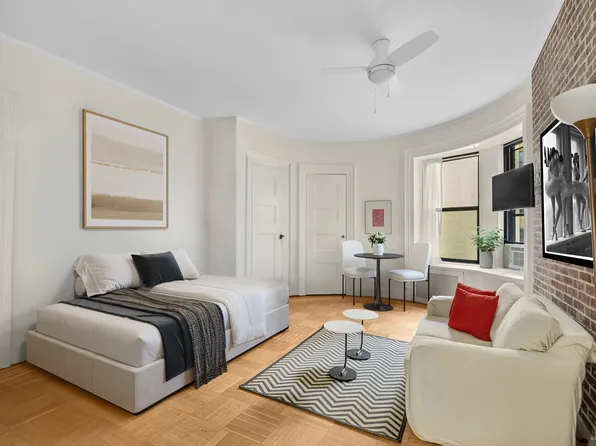 293 Riverside Drive image 5 of 11