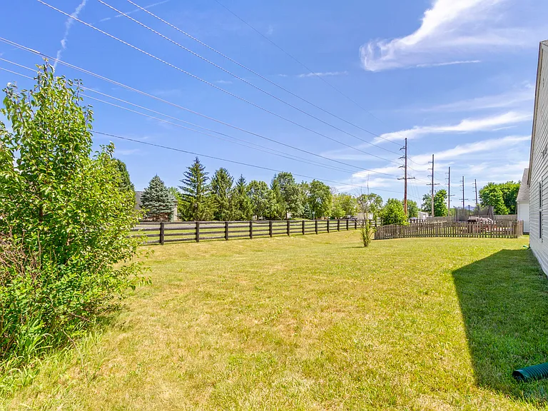 7763 Sunflower Dr — Photo 24