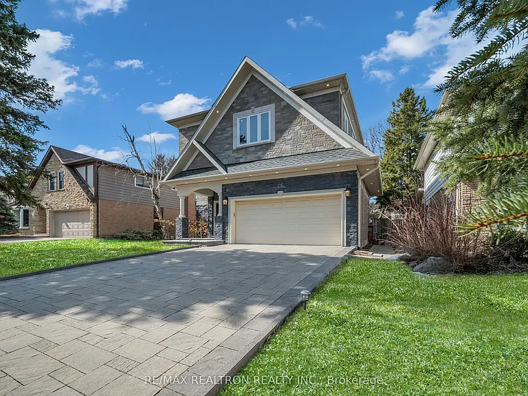 26 Liebeck Cres — Photo 1