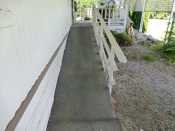 2nd image of 16600 25th Ave NE Unit 100