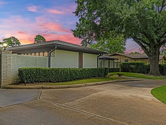 2nd image of 2104 McCann Rd