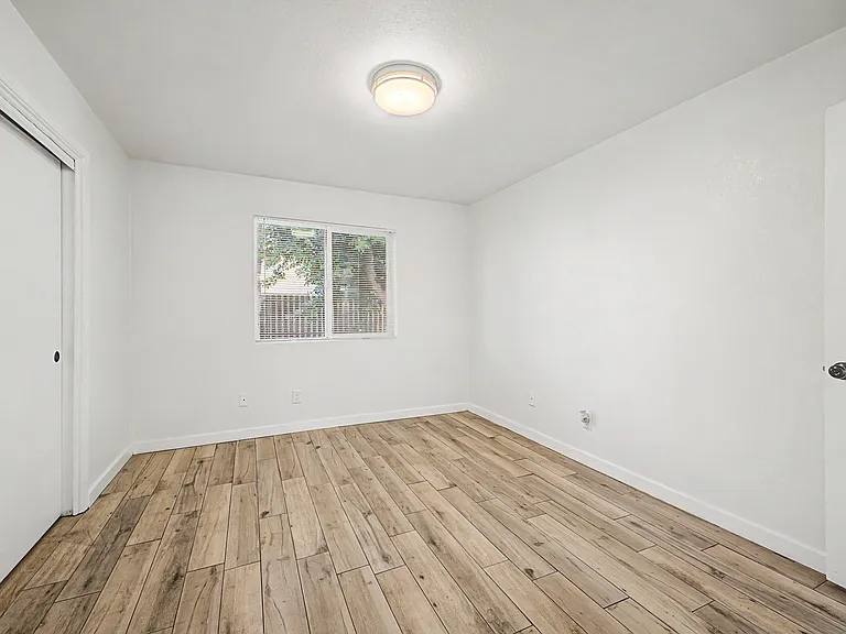 4250 N 27th St #4 — Photo 16