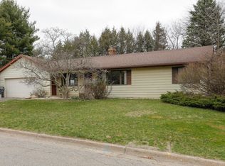 1462 Spruce Dr, Kalamazoo, MI 49008