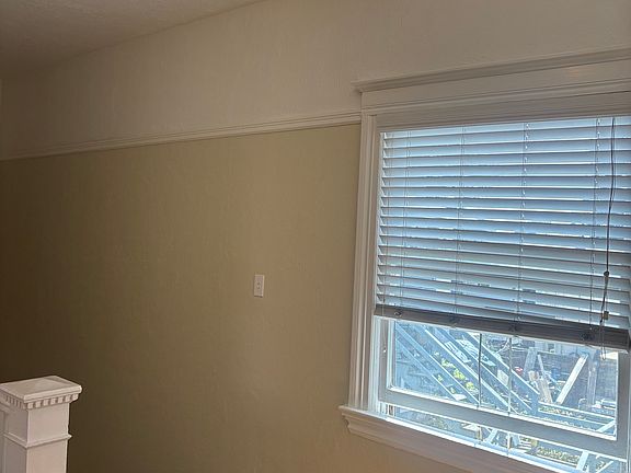 4th image of 3851-3903 Clarke St #3901-C