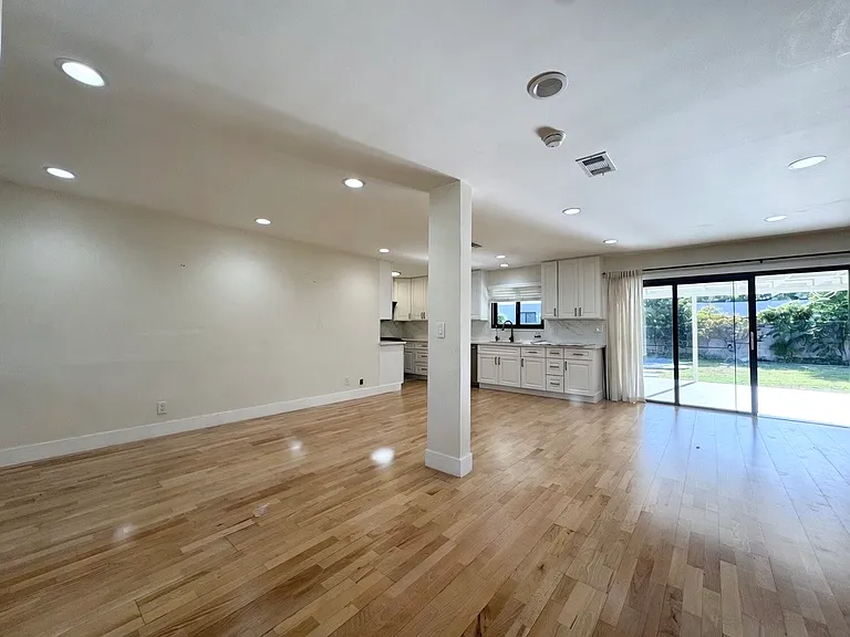2215 El Monte Ave — Photo 3