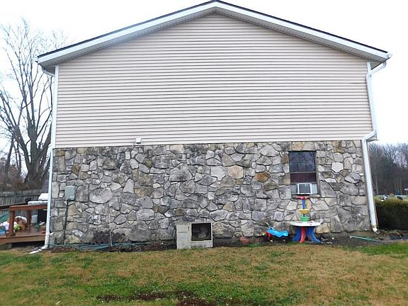 4th image of 601 E Char Lou Dr #603