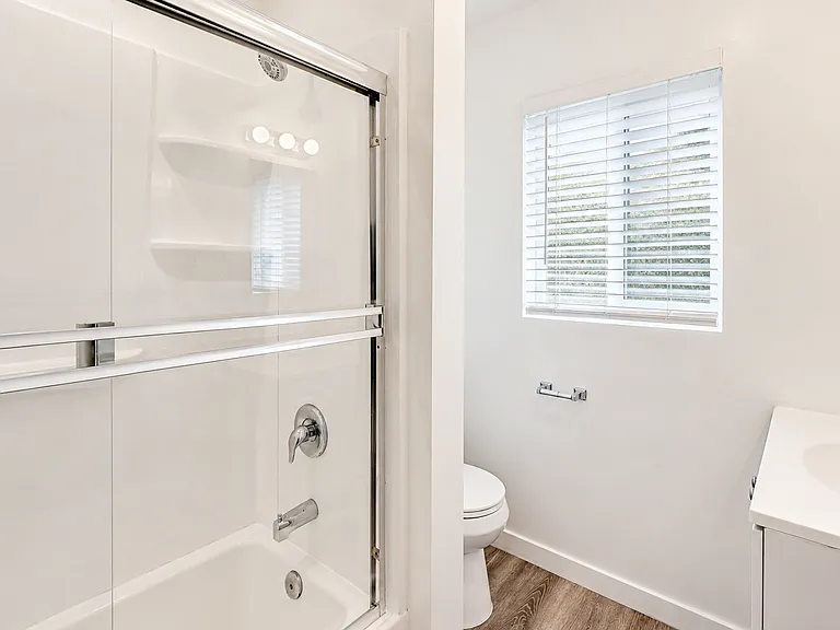 212 W Elk Ave #2 — Photo 9