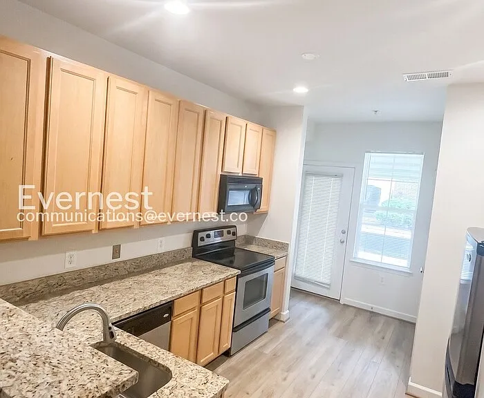 42536 Mayflower Ter — Photo 3