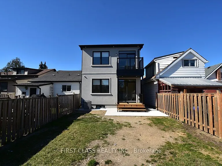 51 Craydon Ave #4 — Photo 8