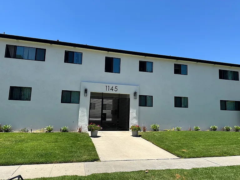 8635 Cashio St #5B — Photo 13