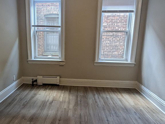 4th image of 192 Kensington Ave APT 402