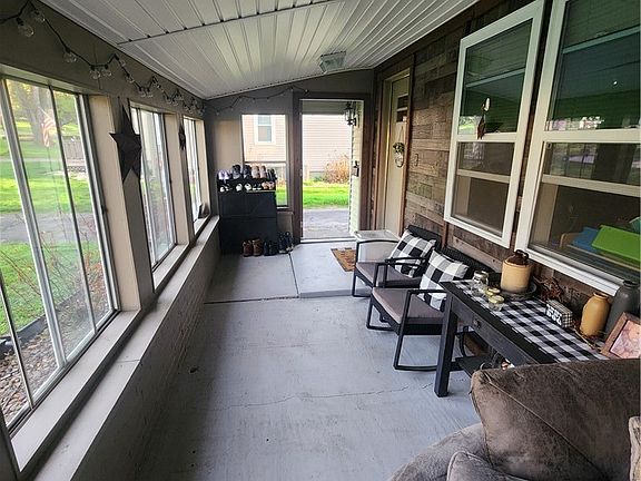 5th image of 7352 Westview Dr