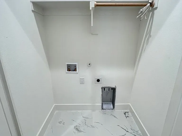 3303 Homer St — Photo 37