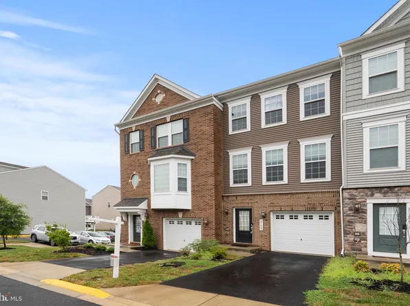 8760 Elsing Green Dr, Manassas, VA 20112