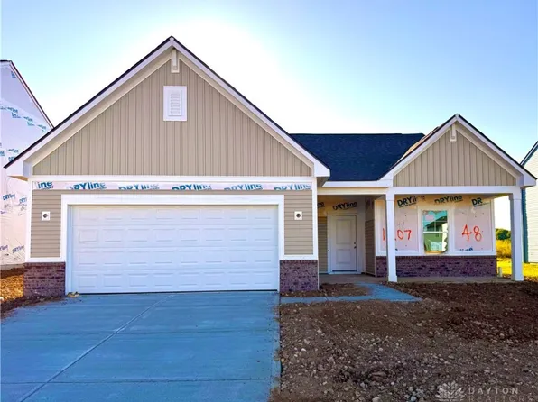 1207 N Scott St, New Carlisle, OH 45344