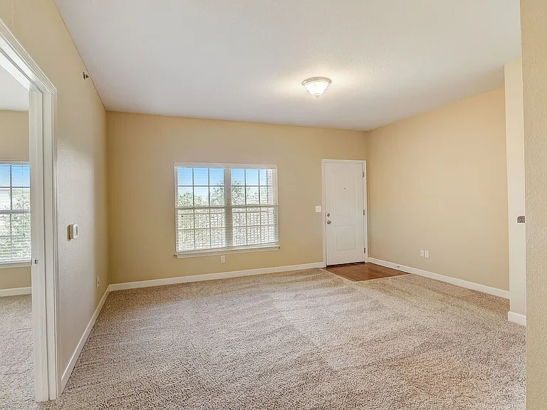 Heights at Delaware Ridge — Photo 31