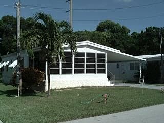 1st image of 814 S Emerald Ln