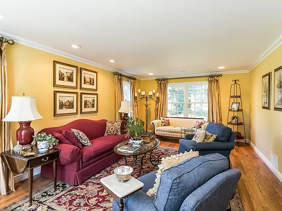 4th image of 20 Dell Dr