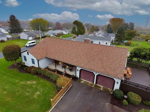 18 Cornhill Rd, Somerset, MA 02725