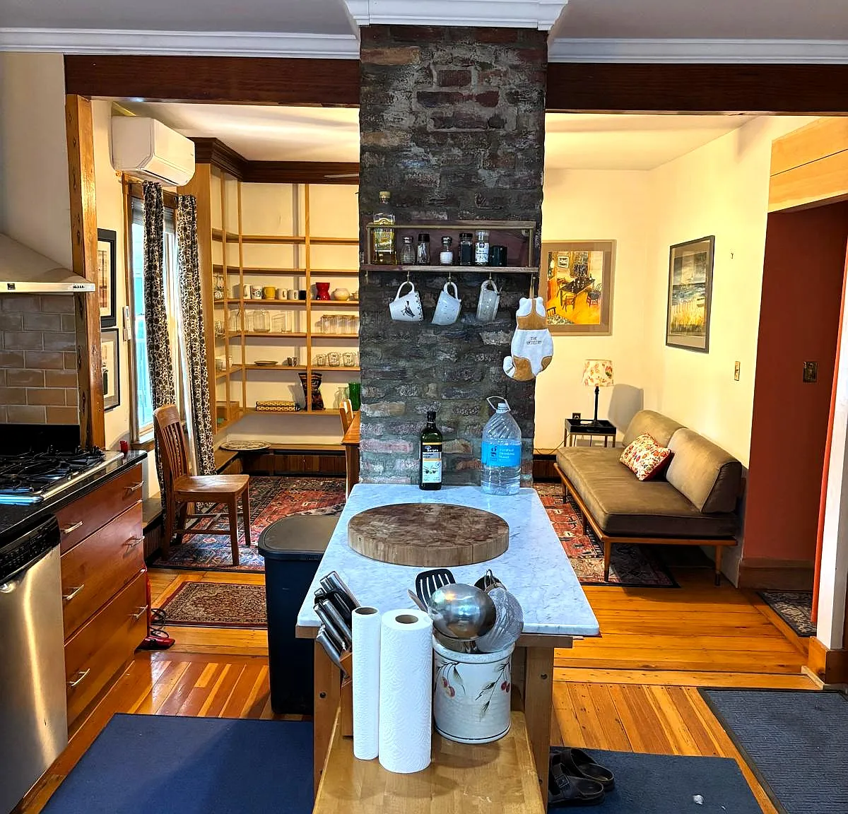 2 bed, 1.5 bath, 1200 sqft, $4,500 — Photo 3