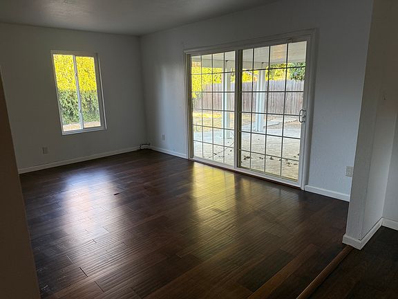 2nd image of 1020 Snyder Dr