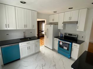 21434 Waters Edge Dr, Flushing, NY 11360