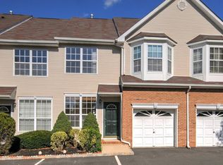 33 Gallop Ln, Somerset, NJ 08873