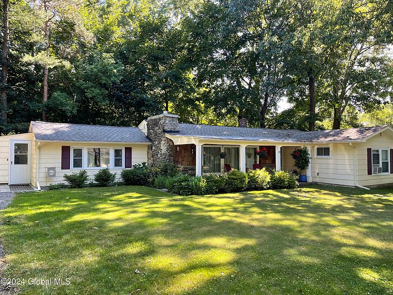 2nd image of 10 Beach Avenue
