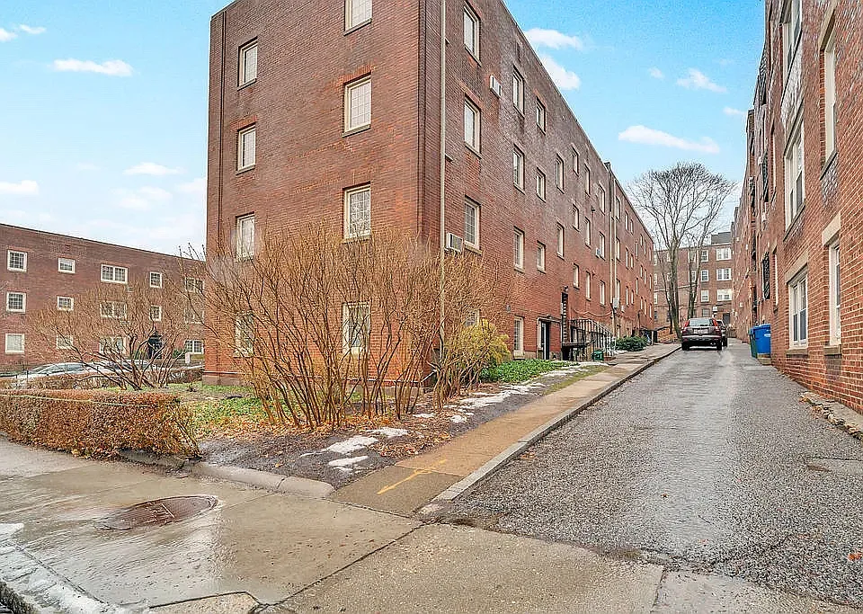 30 Saint Paul St #2