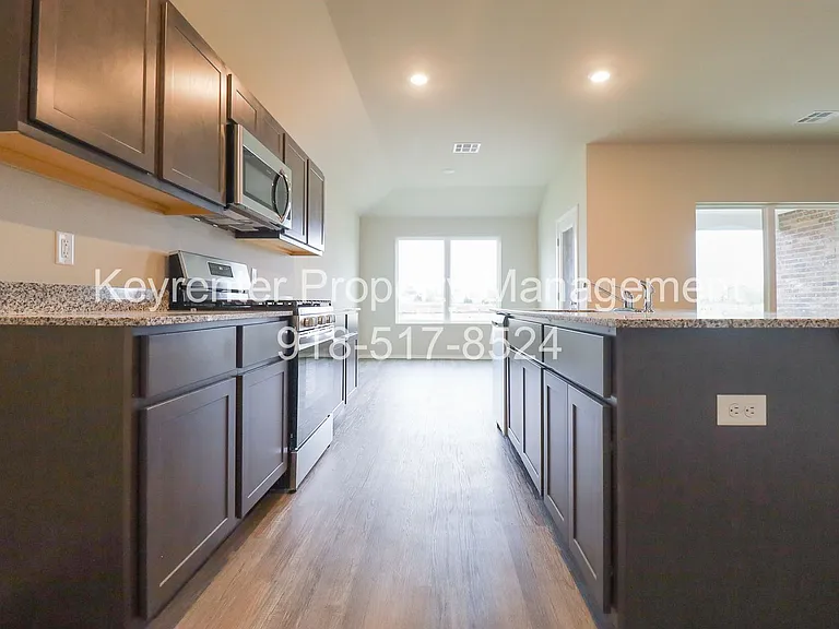 1327 E Honolulu Pl — Photo 18