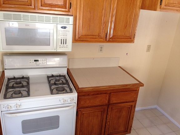 5th image of 525 Roosevelt St