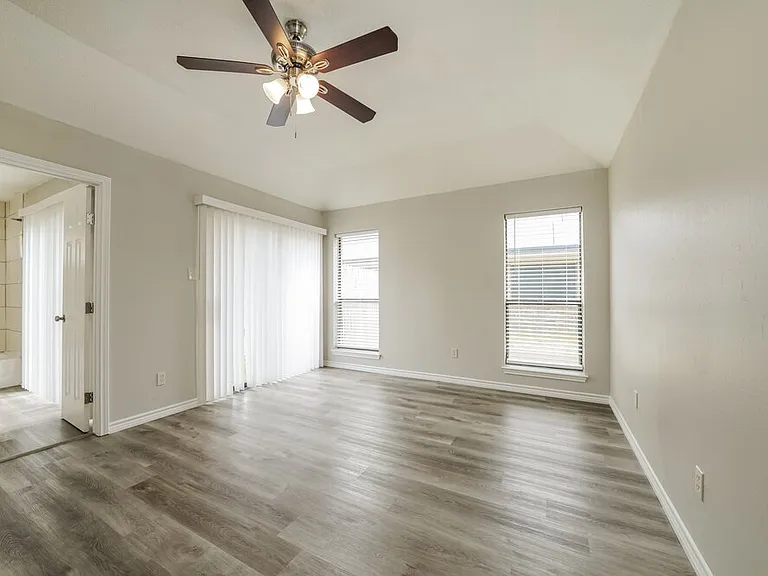 8801 Pine Forest Dr — Photo 12