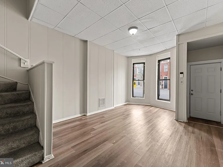 225 N Luzerne Ave — Photo 11