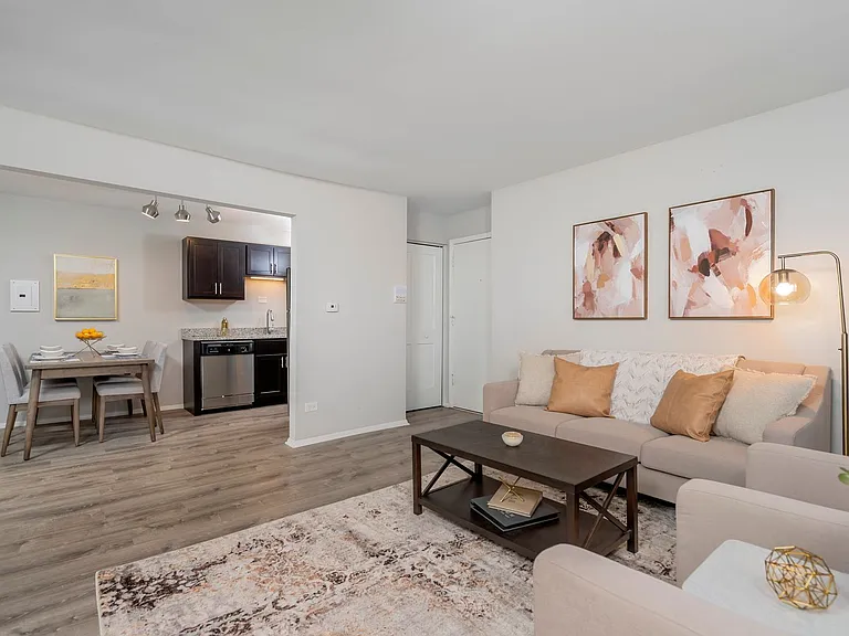 Hoffman Hills Apartments — Photo 25