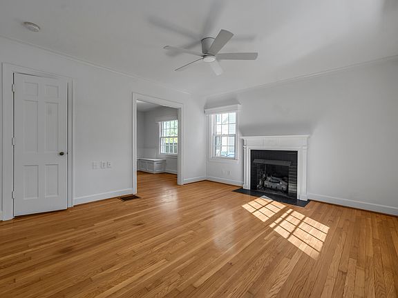 4th image of 1903 Carolyn Dr