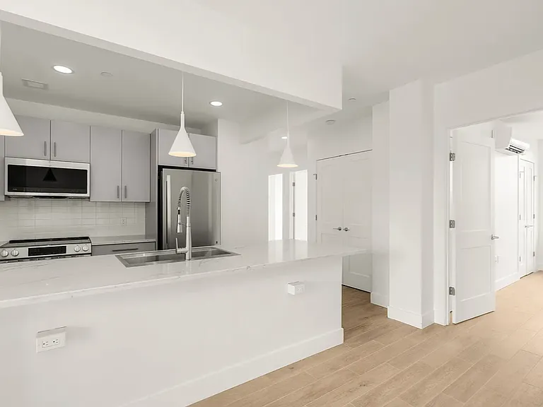 2833 Brighton 3 St #3D — Photo 3
