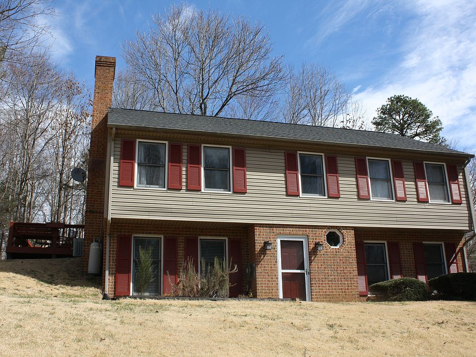 1st image of 207 Chadwick Dr