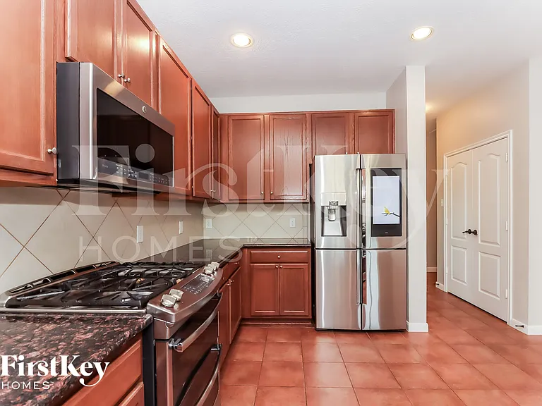16302 Stable Manor Ln — Photo 6