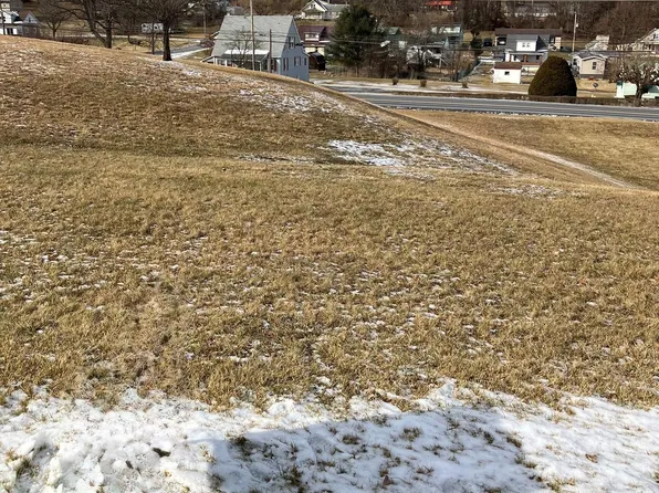 12 Somar Dr, Lewistown, PA 17044