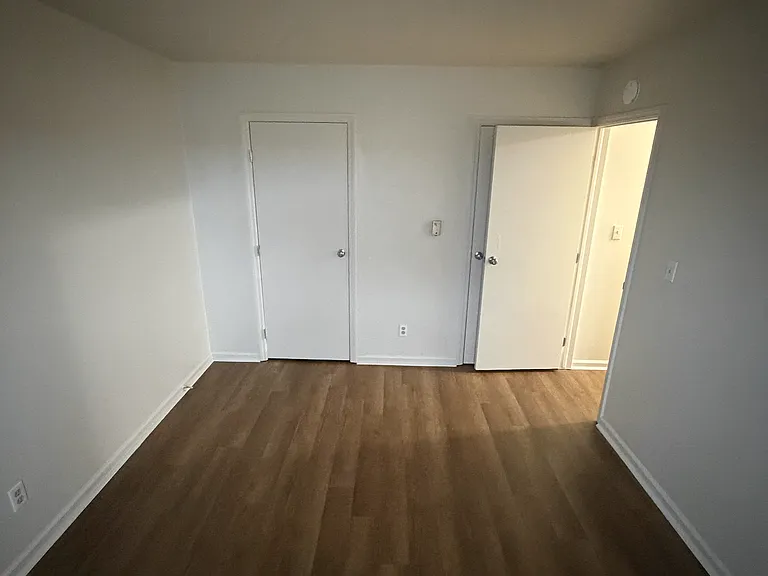 East Pointe Apartments — Photo 9