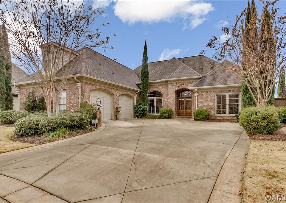 1st image of 718 Cambridge Ln