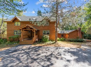 208 Blackhawk Trl, Algonquin, IL 60102