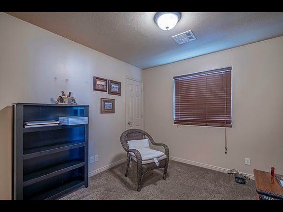 4th image of 3011 E Crimson Ridge Dr