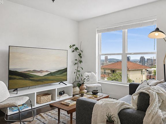 5th image of 315 NW Uptown Ter APT 1A