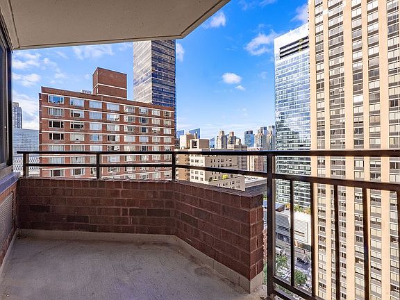 4th image of 1991 Broadway APT 20C