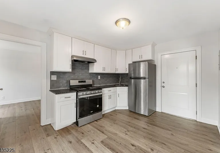 335 Henry St #3 — Photo 10