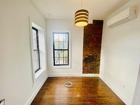 4th image of 1055 Bedford Ave #2