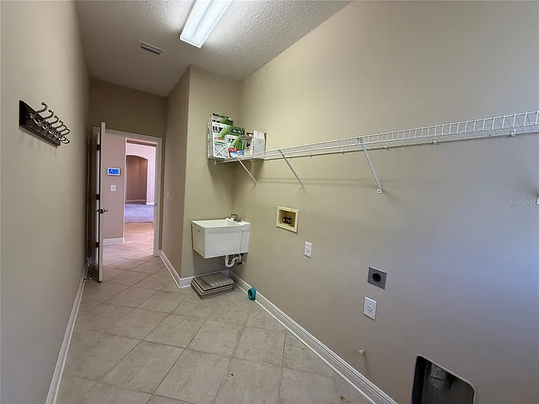 1754 Fircrest Ct — Photo 42