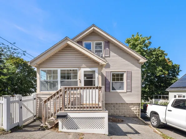 11 Clifton Ave, Saugus, MA 01906