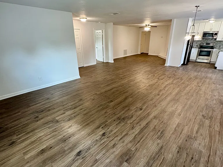 3003 Lemmontree Ln — Photo 3